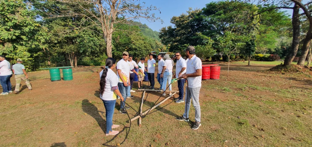 Team Building Outdoor Activity - Seven People Systems